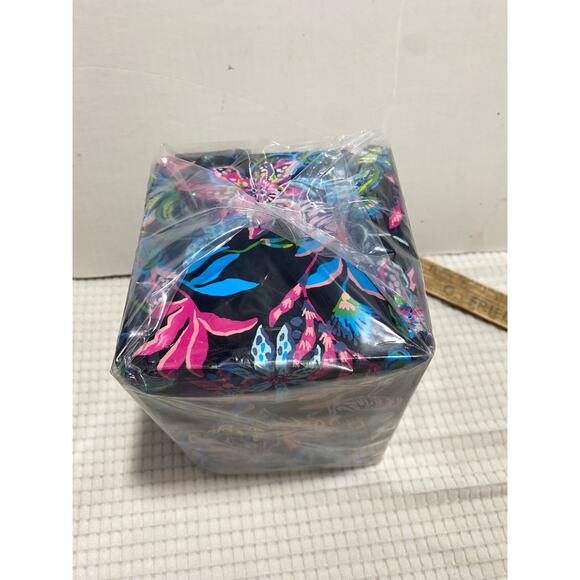 NEW Lilly Pulitzer Printed Scented Candle Onyx Paradise Glow accessor 8 oz - Picture 3 of 6